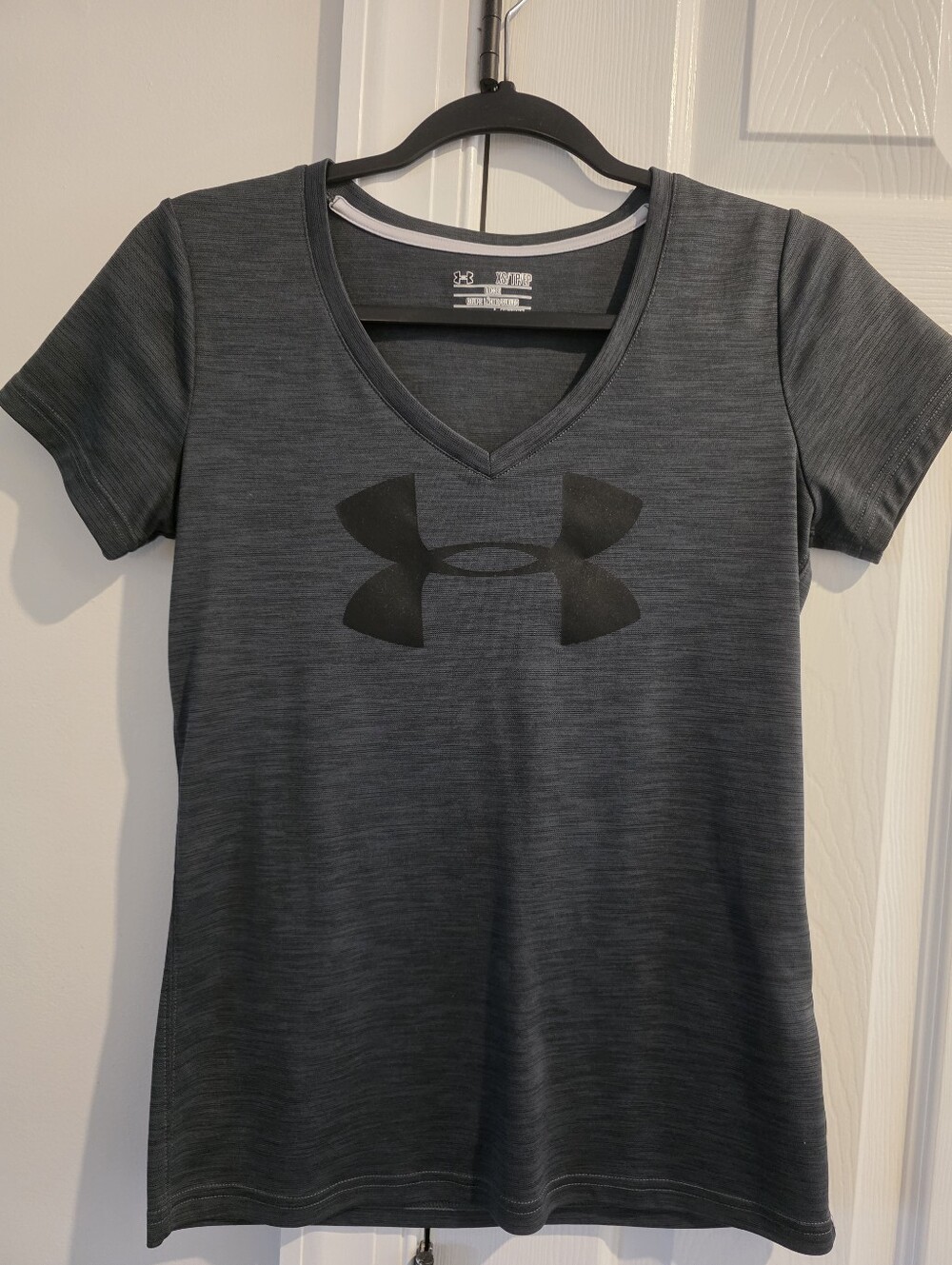 Under Armour Heat Gear Women's V-Neck Short Sleeve Tee - Charcoal/Black Logo